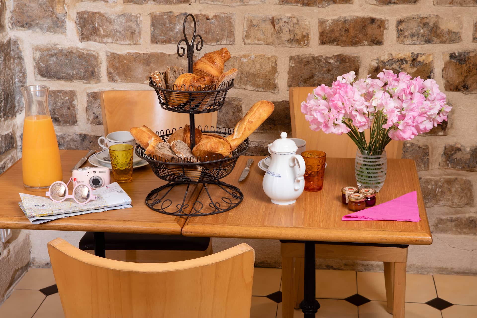 Service attentif et personnalisé de l'Hôtel Cordélia Paris